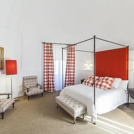Guest house Castillo De 4*